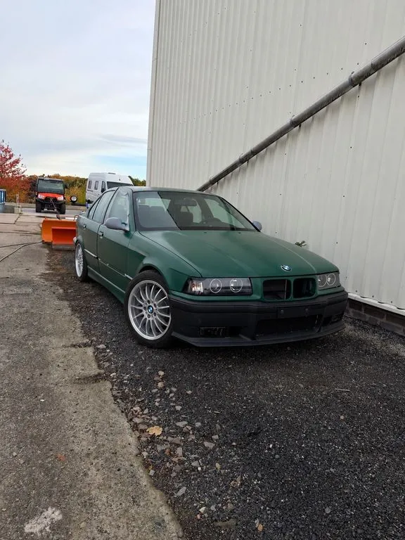 BMW 230
