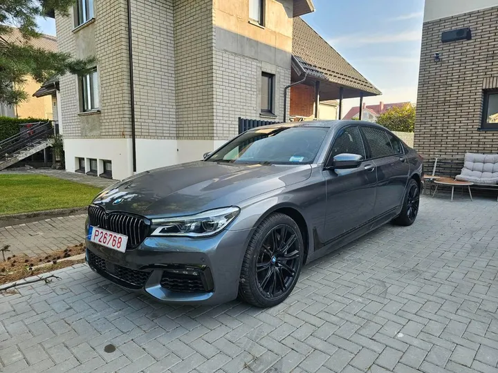 BMW 750
