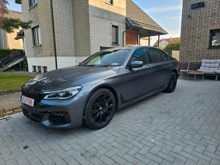 BMW 750