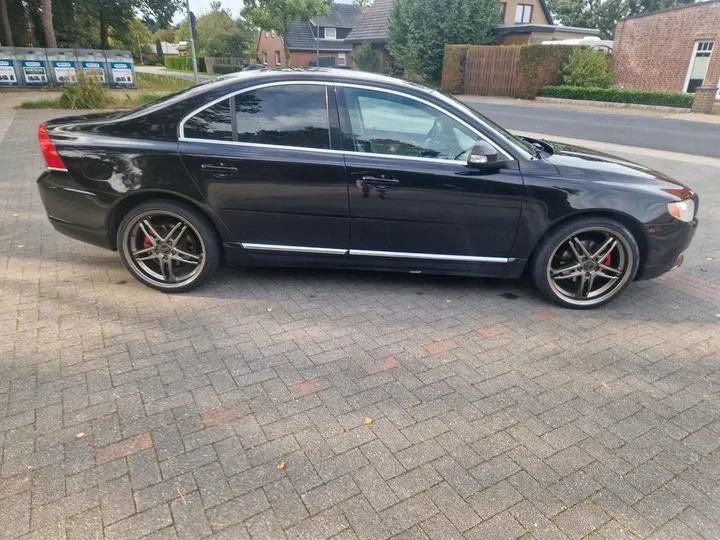 Volvo S80
