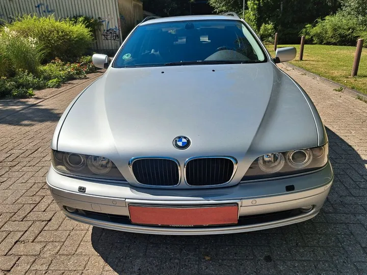 BMW 525