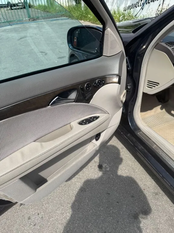 Mercedes-Benz E 320