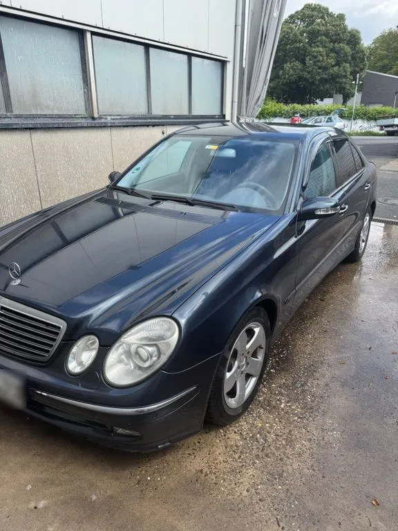 Mercedes-Benz E 320