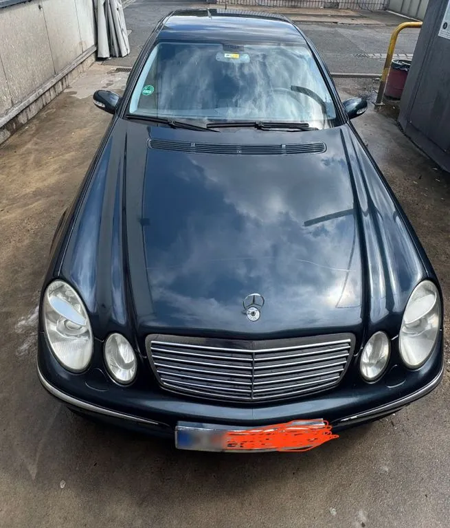 Mercedes-Benz E 320