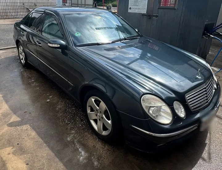 Mercedes-Benz E 320