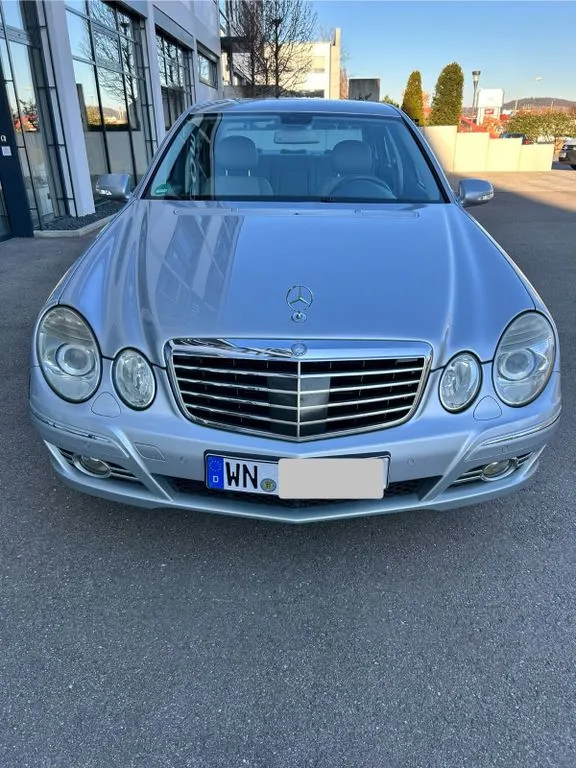 Mercedes-Benz E 200