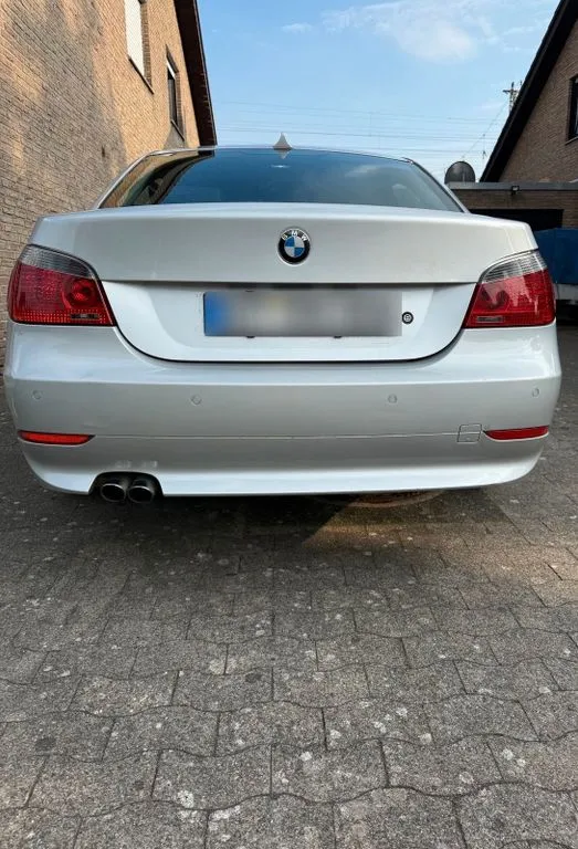BMW 525