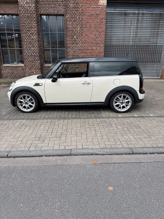 MINI Cooper Clubman