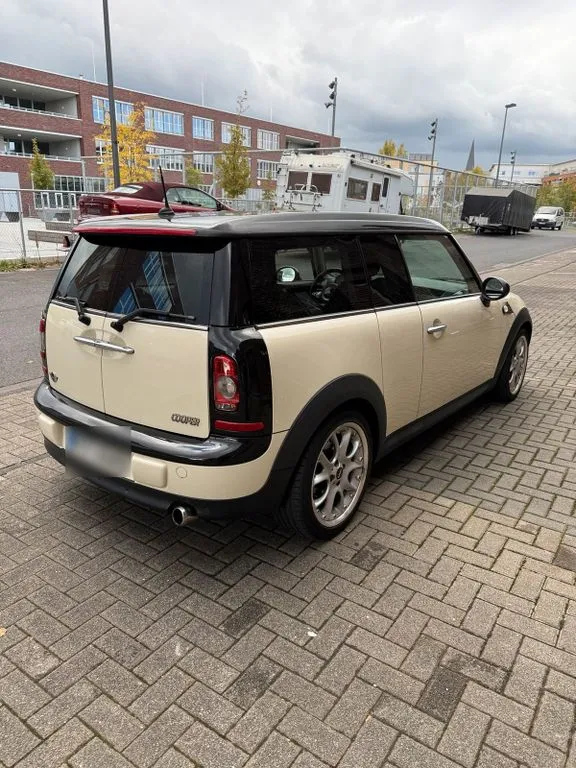 MINI Cooper Clubman
