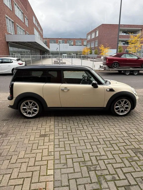 MINI Cooper Clubman