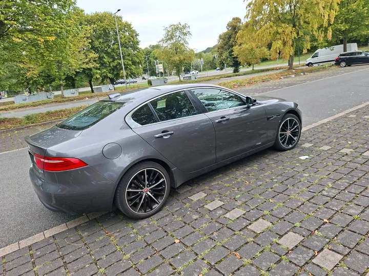 Jaguar XE