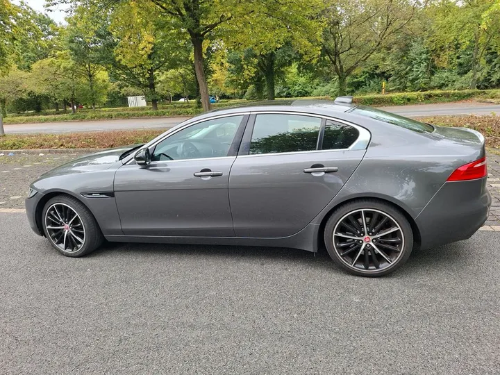 Jaguar XE