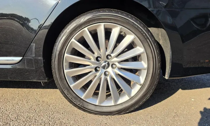 Hyundai Equus