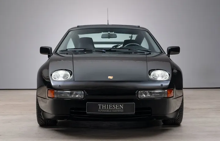 Porsche 928