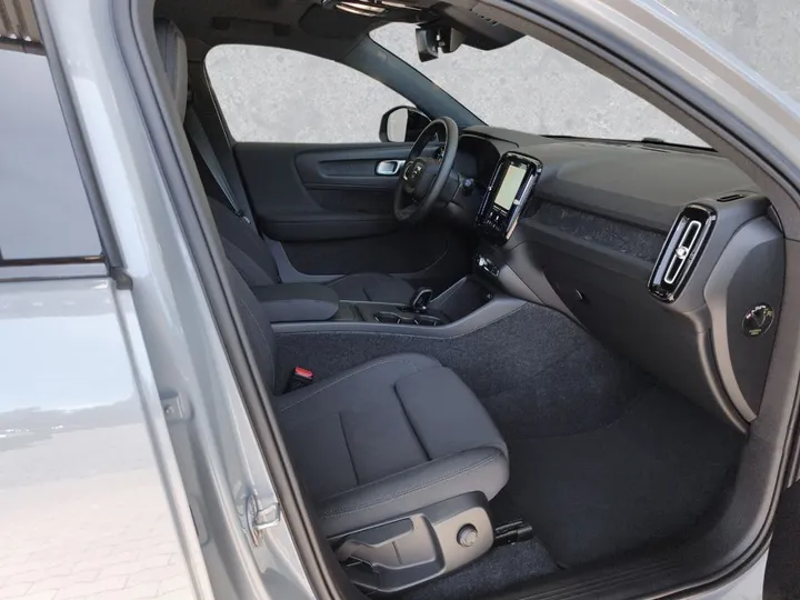 Volvo EX40