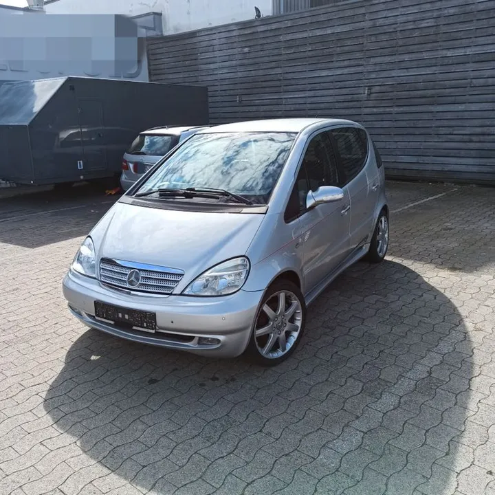 Mercedes-Benz A 210
