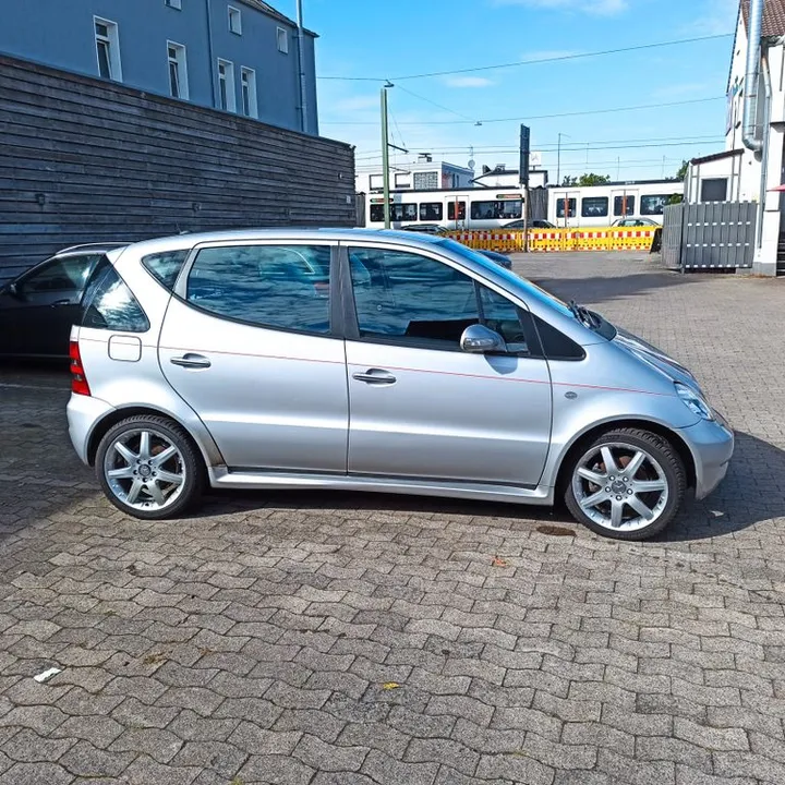 Mercedes-Benz A 210