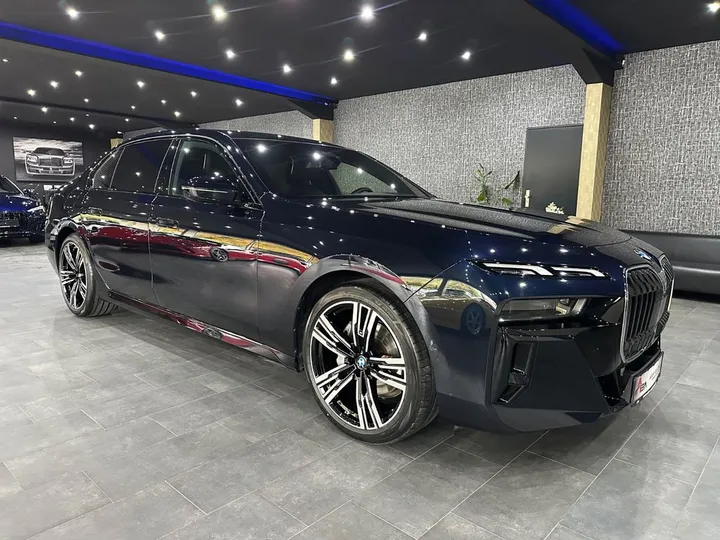 BMW 740