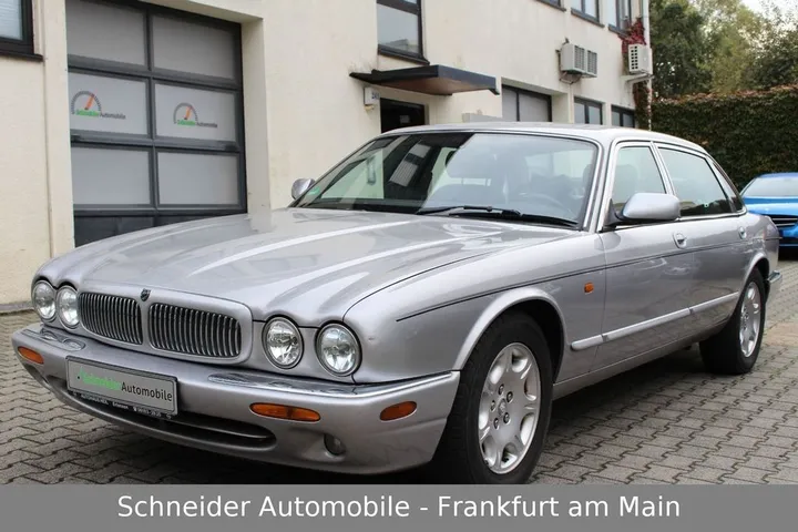 Jaguar XJ