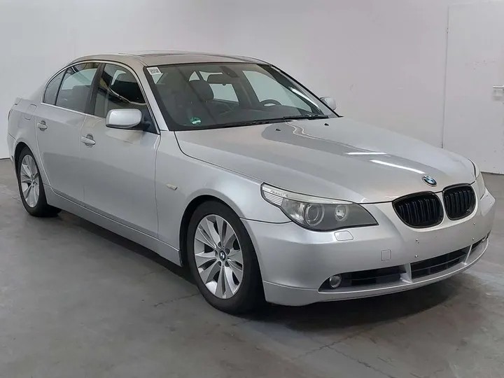 BMW 525