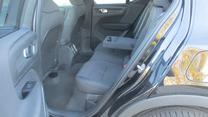 Volvo EX40