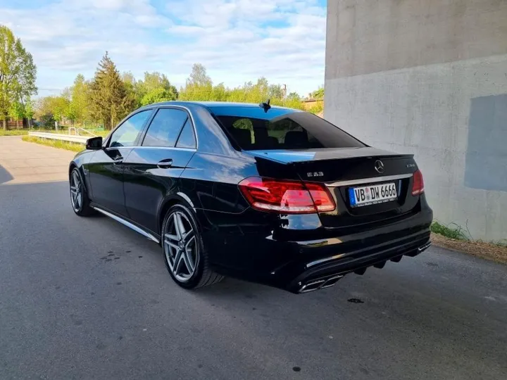 Mercedes-Benz E 63 AMG