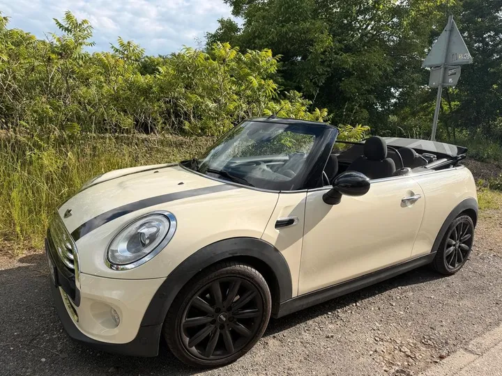 MINI Cooper Cabrio