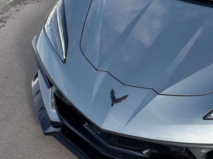 Corvette C8