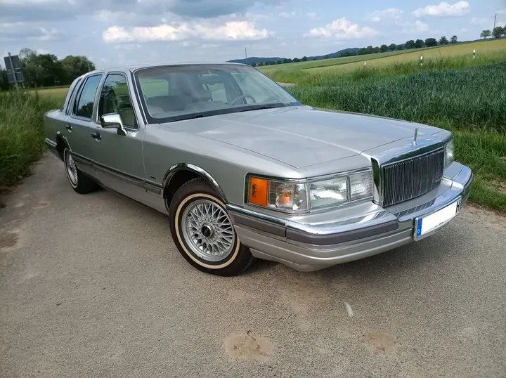 Lincoln Town Car