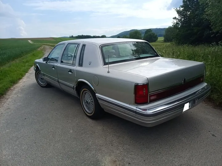 Lincoln Town Car