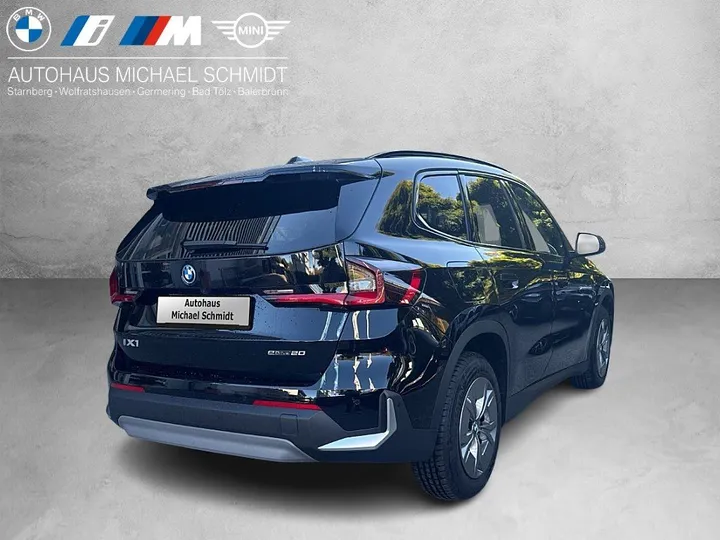 BMW iX1