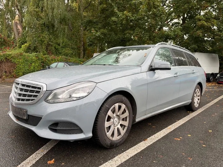 Mercedes-Benz E 200