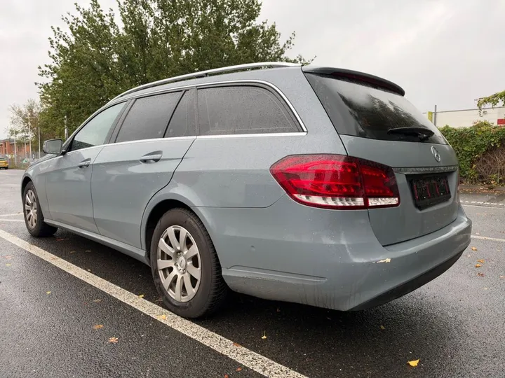 Mercedes-Benz E 200