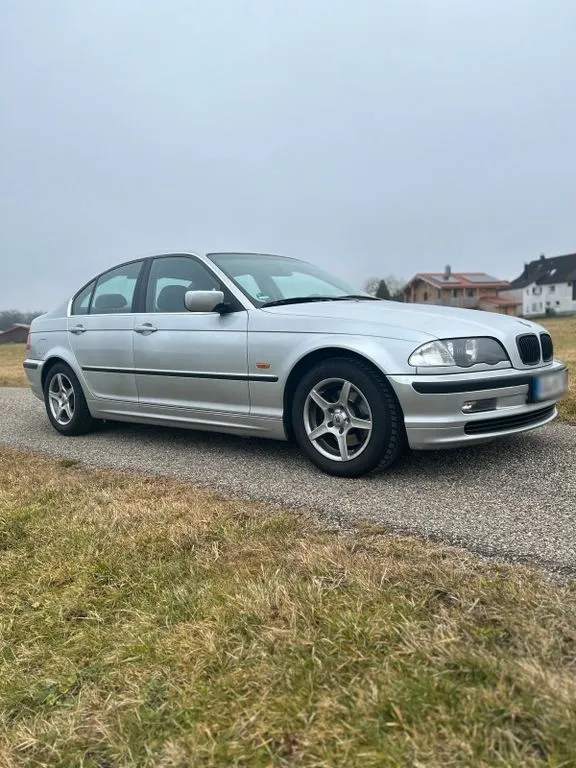BMW 320