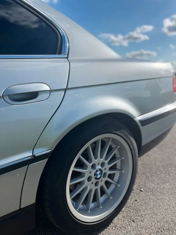 BMW 740