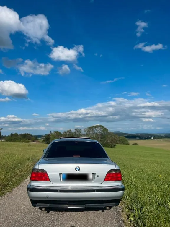 BMW 740