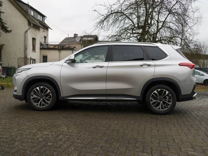 Maxus Euniq 6
