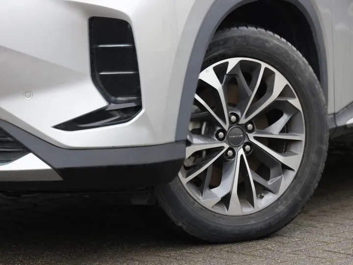 Maxus Euniq 6