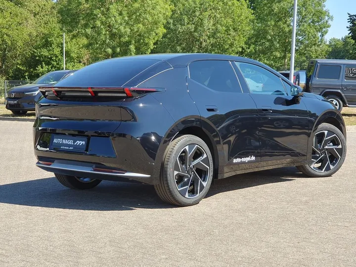 Lynk&Co 02