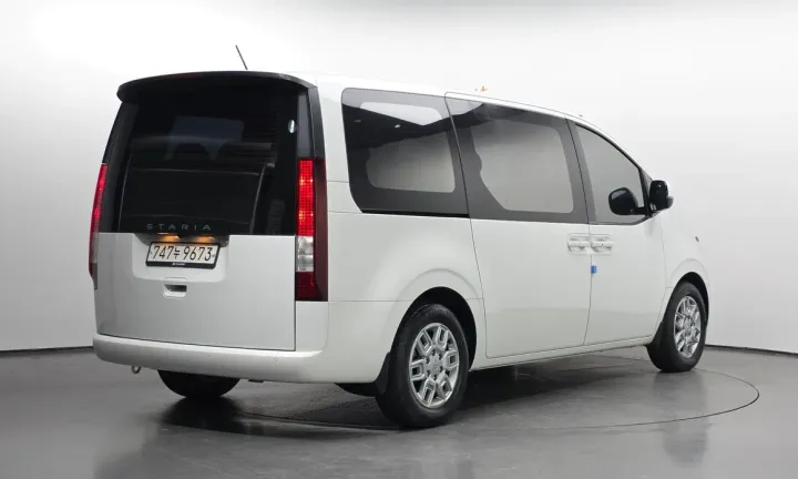 Hyundai Staria