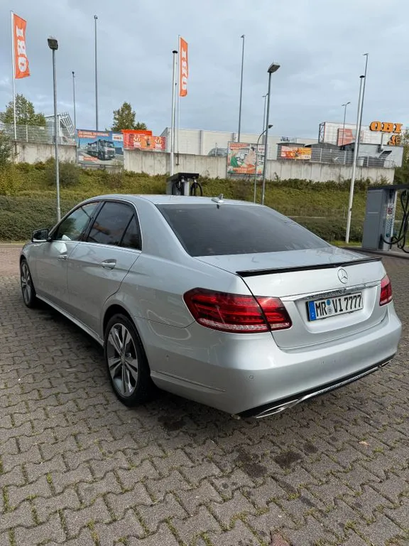 Mercedes-Benz E 220