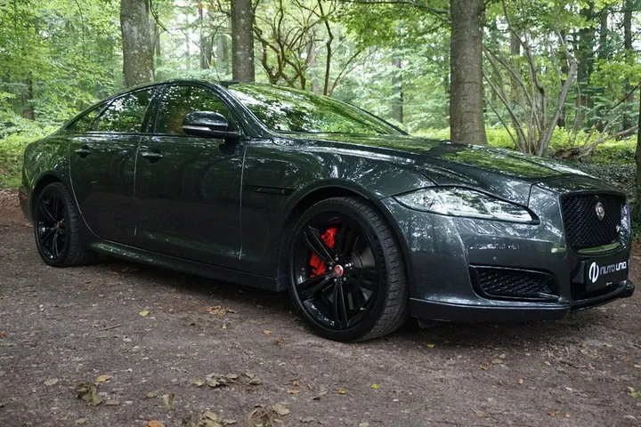 Jaguar XJR