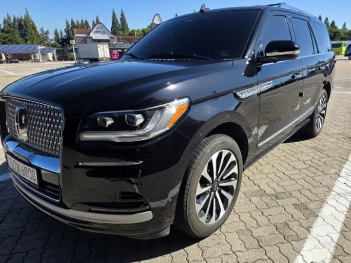 Lincoln Navigator