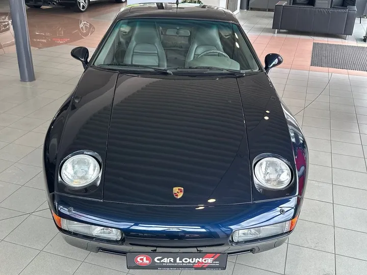 Porsche 928