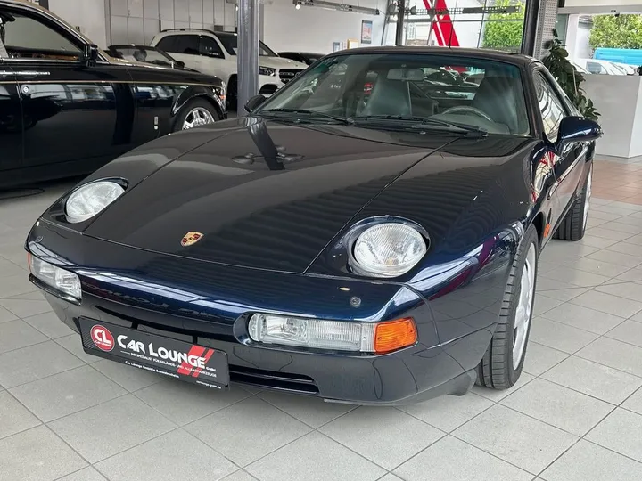 Porsche 928