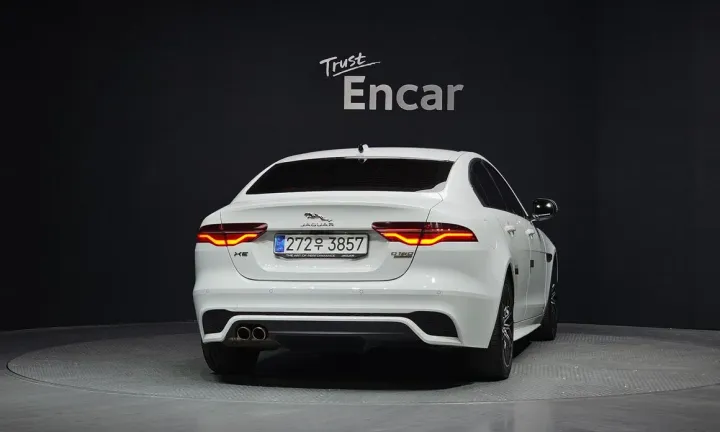 Jaguar XE