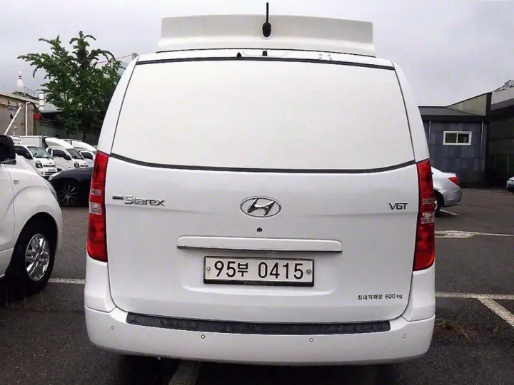 Hyundai Starex