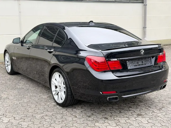 BMW 750