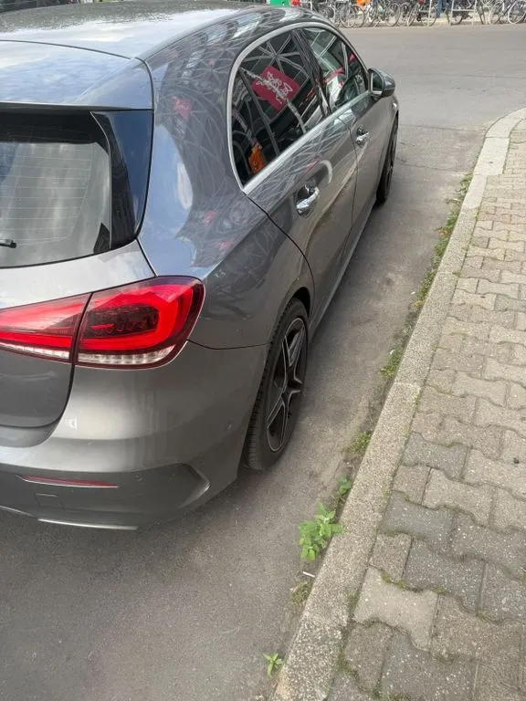 Mercedes-Benz A 220