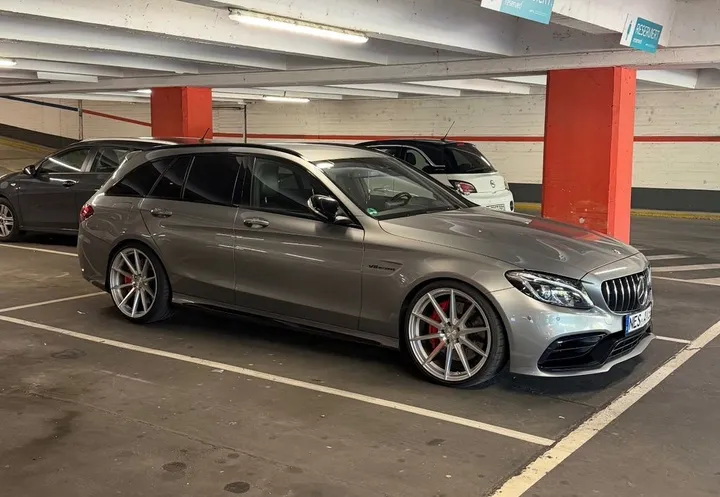 Mercedes-Benz C 63 AMG